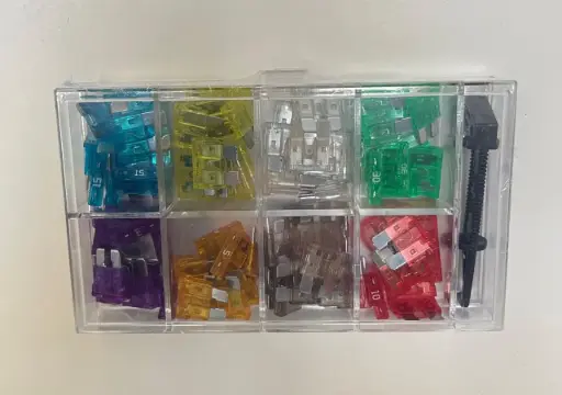 [CAJAFICHA] CAJA UNIVERSAL DE FUSIBLES FICHA VARIOS CON PINZA 80 PCS RONBAY 